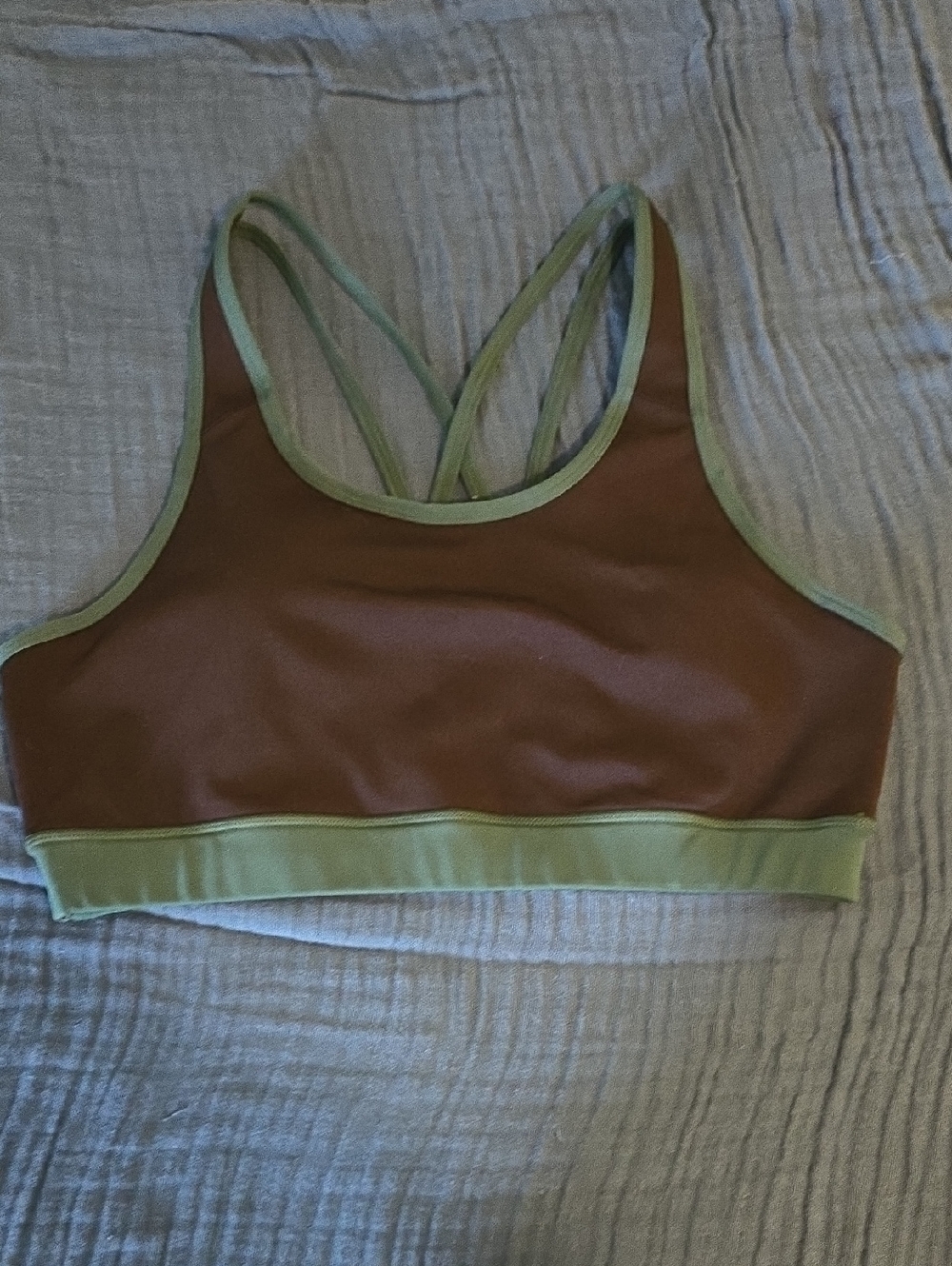 Black and Green Strappy Sports Bra